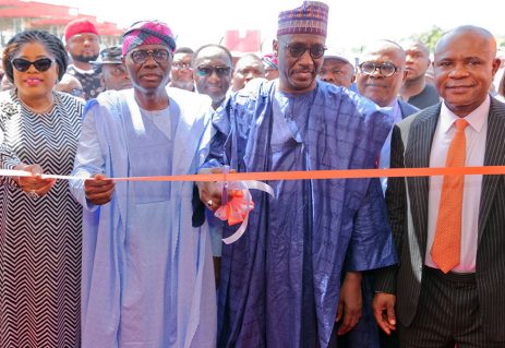 L – R: Managing Director/Chief Executive Officer, Fidelity Bank Plc, Mrs. Nneka Onyeali-Ikpe; Executive Governor, Lagos State, His Excellency, Mr. Babajide Sanwo-Olu; Group Chief Executive Officer of the Nigerian National Petroleum Company Limited (NNPCL), Mallam Mele Kyari; and Group Chief Executive Officer of Pinnacle Oil and Gas Limited, Mr. Peter Mbah at the inauguration of the Pinnacle Oil and Gas FZE Terminal in Lekki, Lagos on Saturday, 22 October 2022.